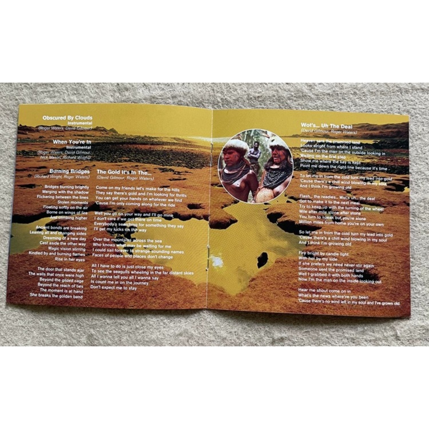 Album CD Bertema Psychedelic R - Home Decor Theme ulasan dan harga